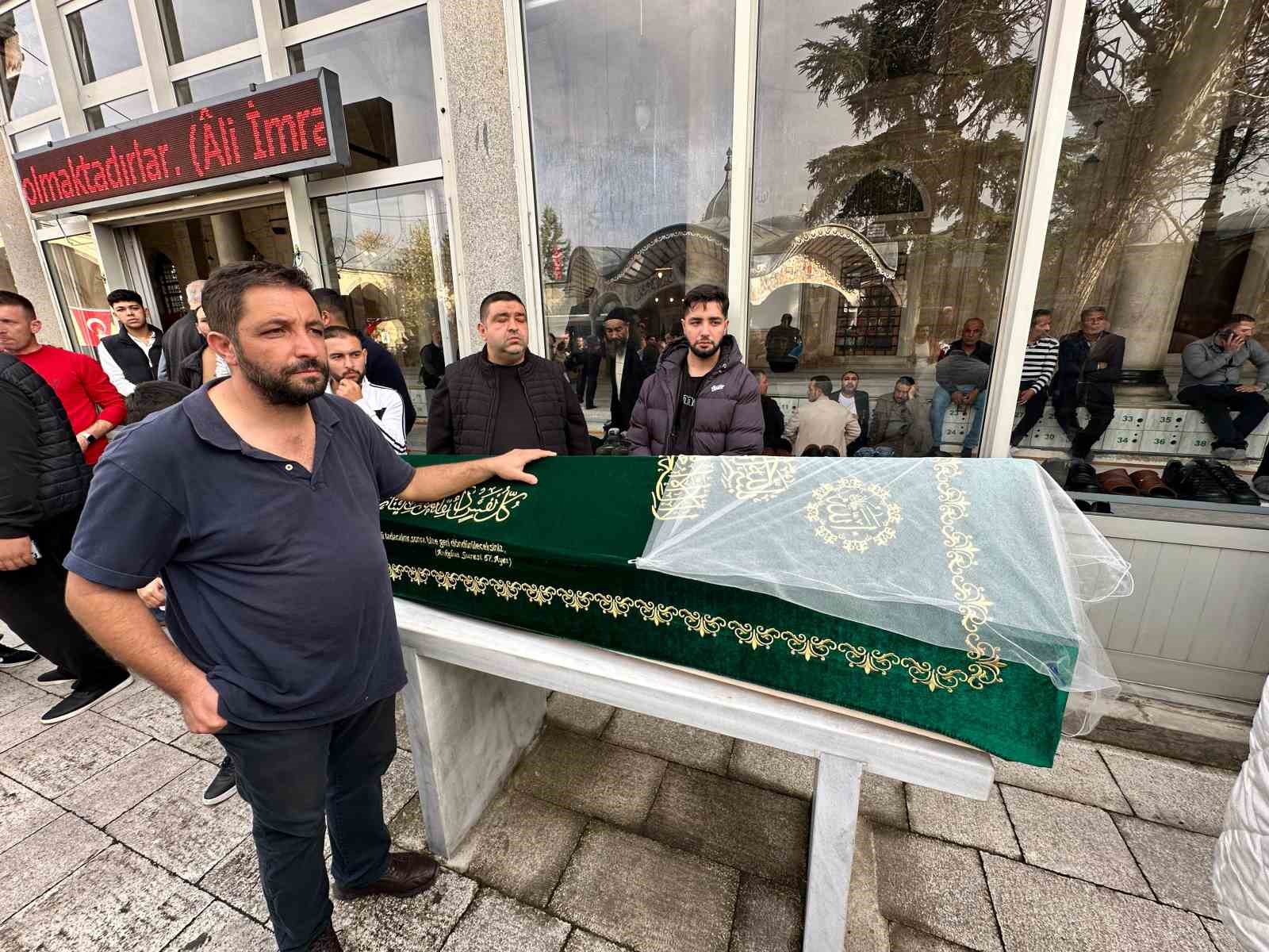 maganda kursunu genc kiz duvagiyla son yolculuguna ugurlandi 4 7PnRrQqe