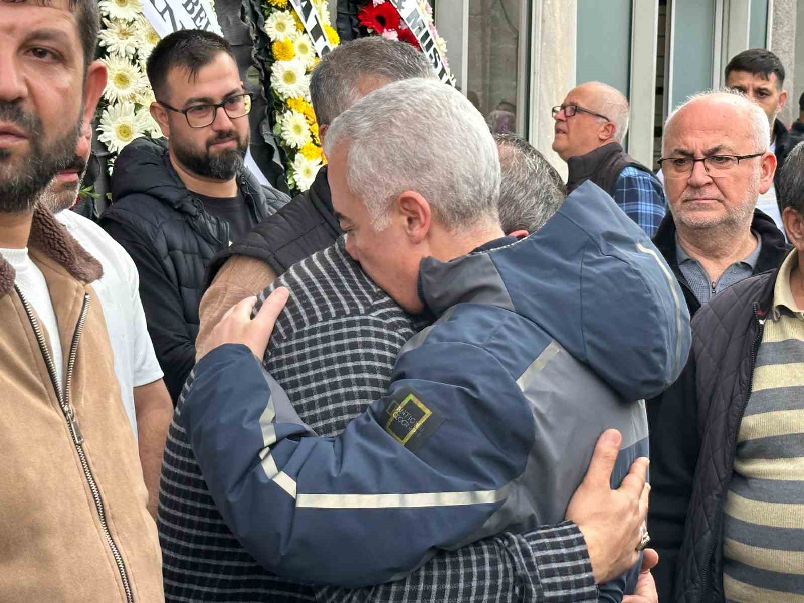 maganda kursunu genc kiz duvagiyla son yolculuguna ugurlandi 5 kmKRBhyP