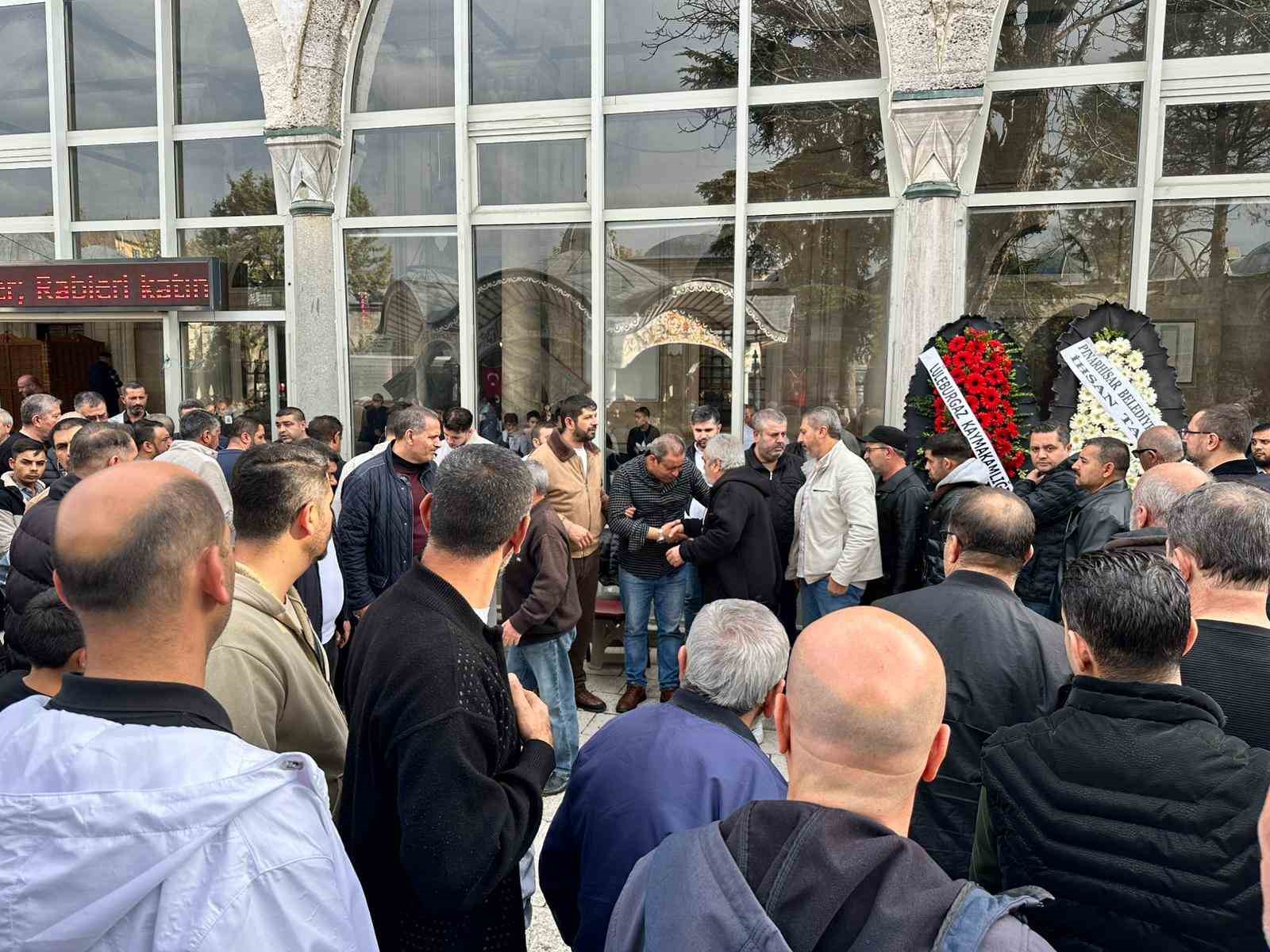maganda kursunu genc kiz duvagiyla son yolculuguna ugurlandi 7