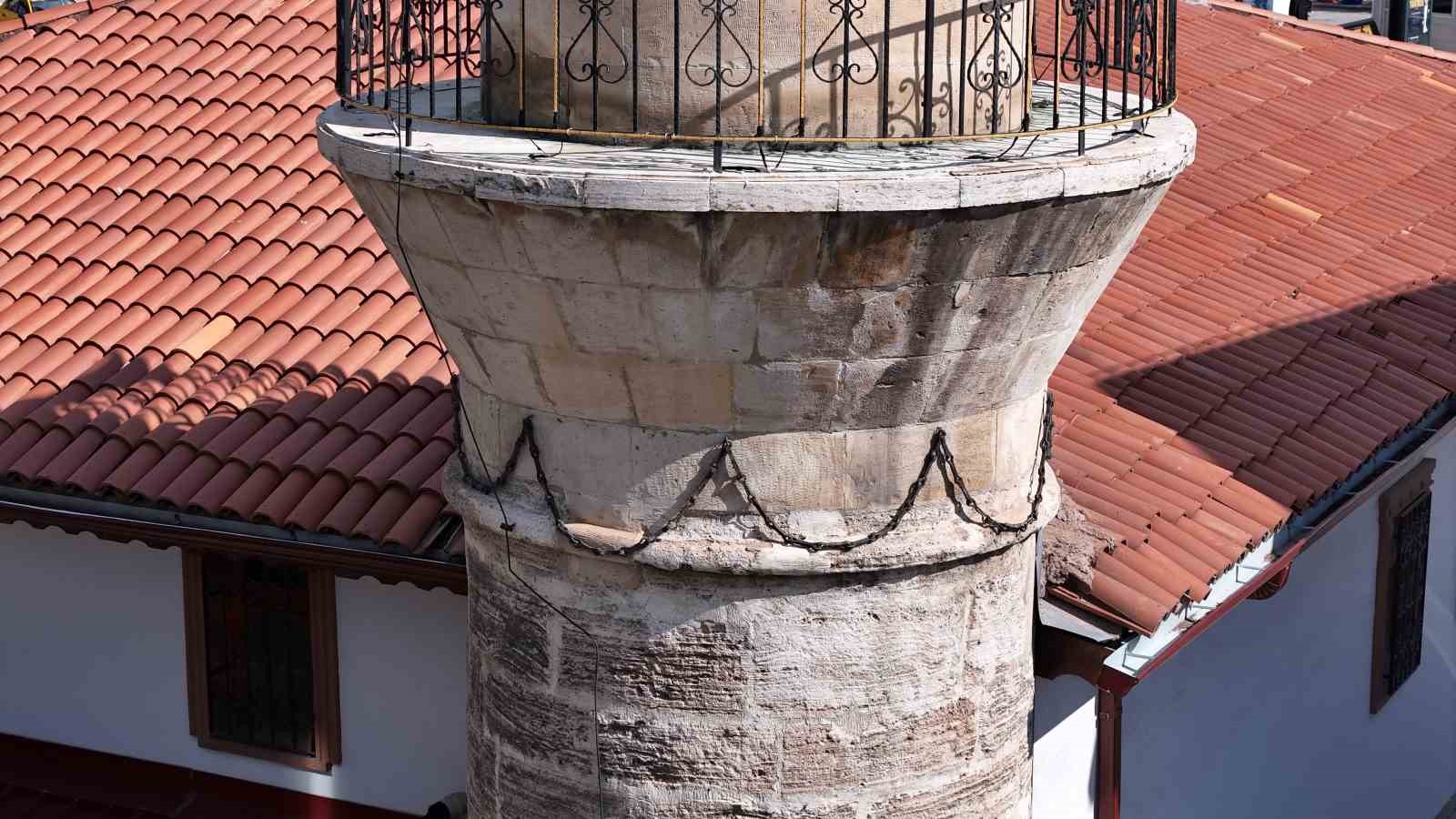 Mahalle adını bu camiden alıyor, minaresindeki zincirler ile dikkat çekiyor 5 mahalle adini bu camiden aliyor minaresindeki zincirler ile dikkat cekiyor 1