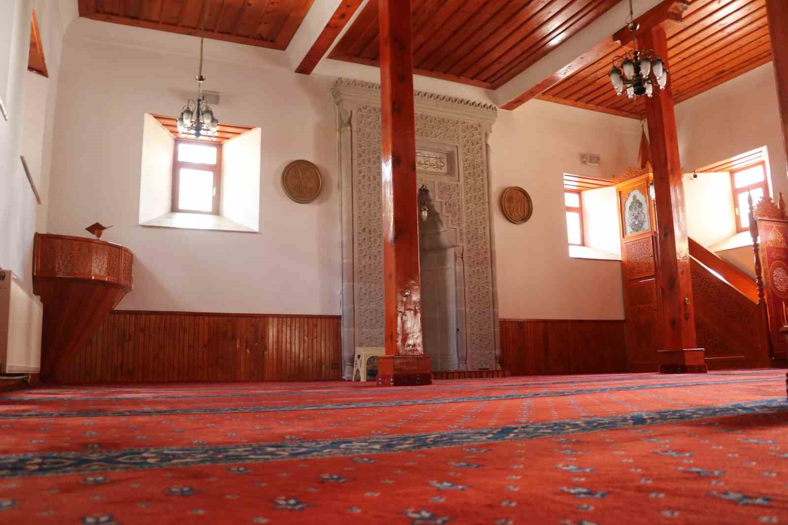 Mahalle adını bu camiden alıyor, minaresindeki zincirler ile dikkat çekiyor 10 mahalle adini bu camiden aliyor minaresindeki zincirler ile dikkat cekiyor 6 qAw1Rz2G