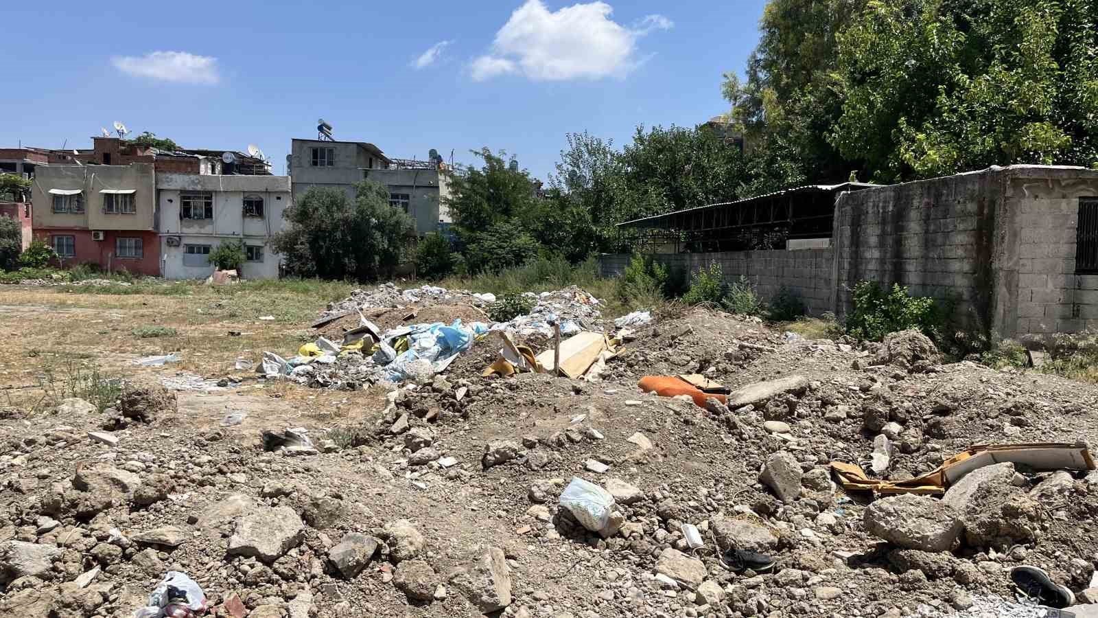 Mahalle arasındaki arsa çöplüğe döndü, vatandaşlar tepki gösterdi 4 mahalle arasindaki arsa copluge dondu vatandaslar tepki gosterdi 0 YW3EkdEP