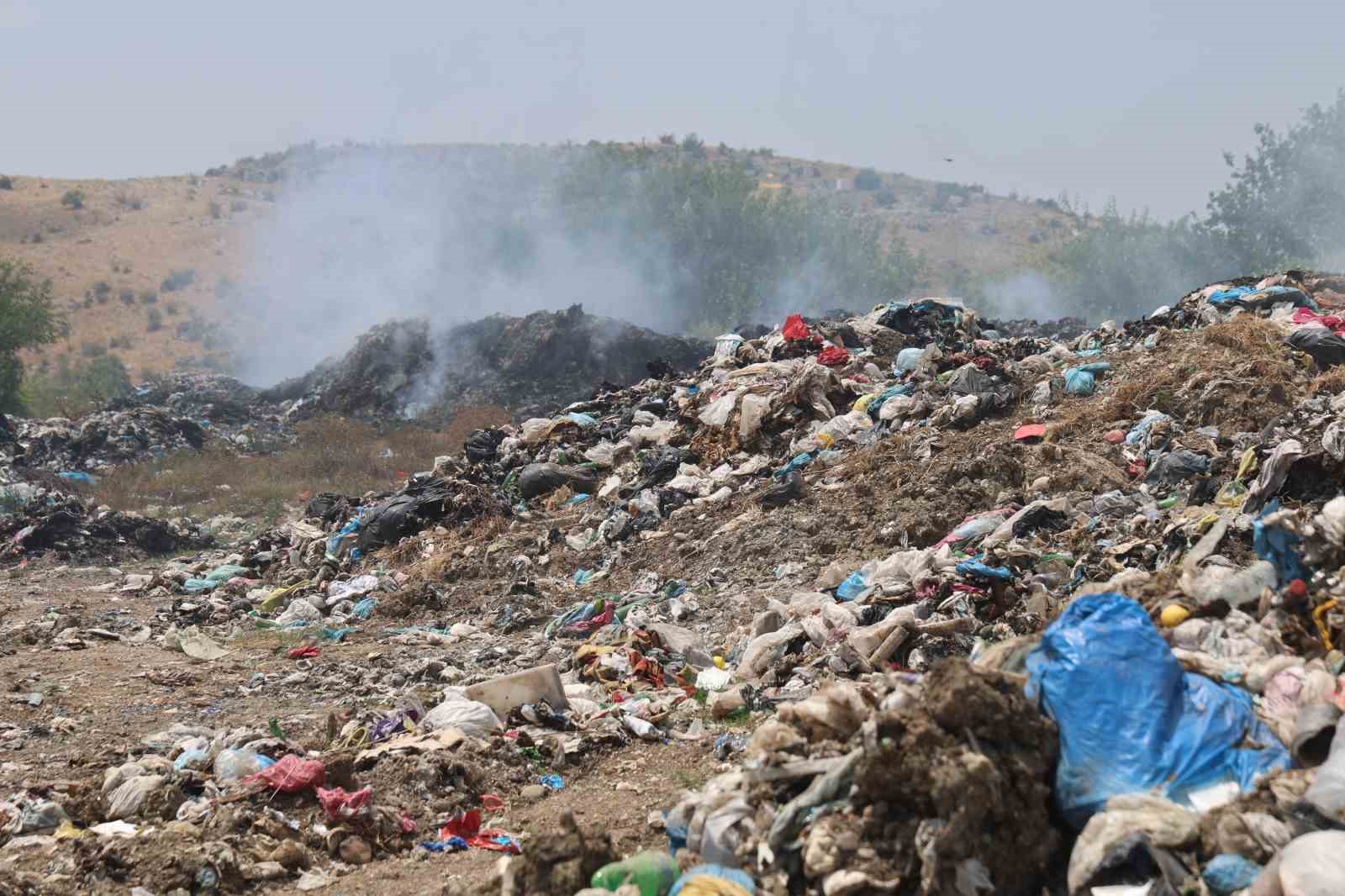 mahalle sakinleri isyan etti koku ve dumandan nefes alamiyoruz 1 UDtKcQKI