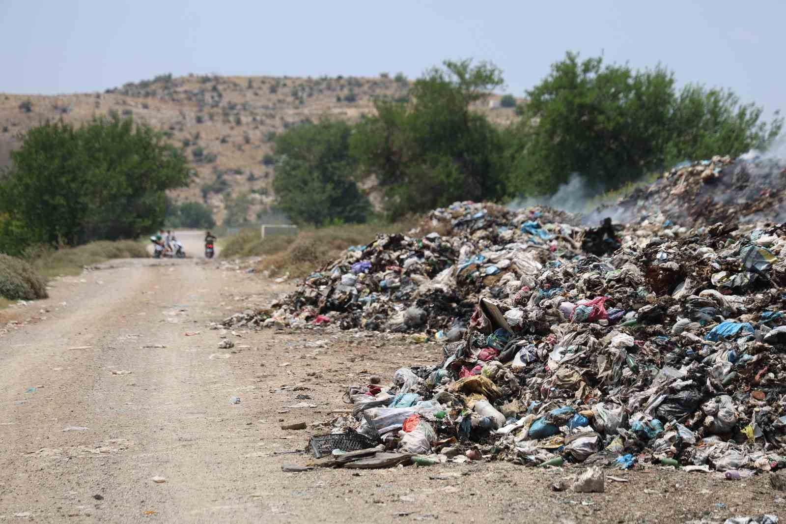 mahalle sakinleri isyan etti koku ve dumandan nefes alamiyoruz 3 feyARJYs