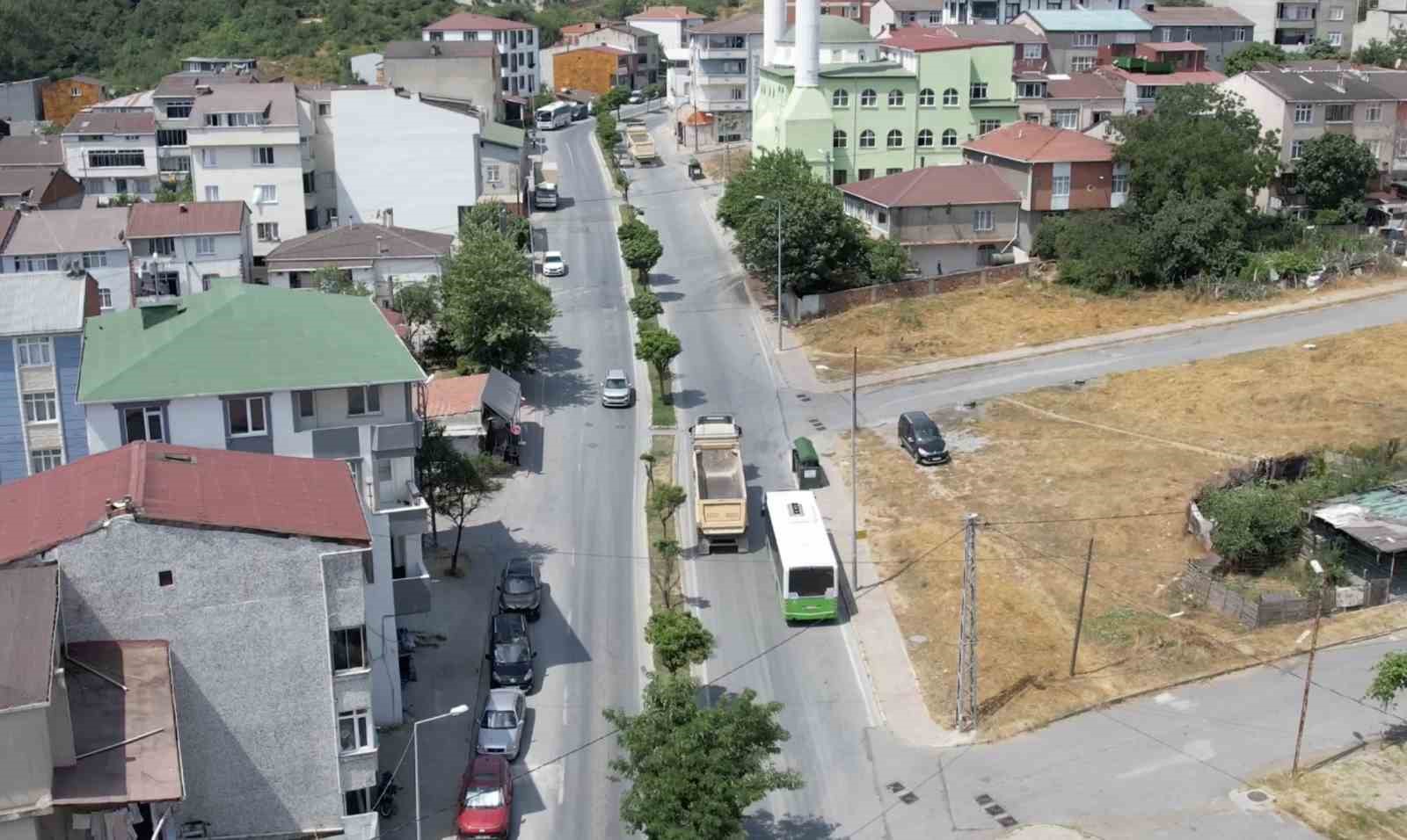 Mahalle sakinlerinden hafriyat kamyonu tepkisi: "Çocuklarımız tehlike altında" 4 mahalle sakinlerinden hafriyat kamyonu tepkisi cocuklarimiz tehlike altinda 0 rS9IKVzd