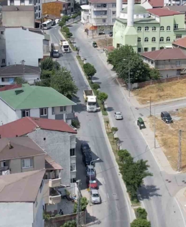 mahalle-sakinlerinden-hafriyat-kamyonu-tepkisi-cocuklarimiz-tehlike-altinda-bhbJRwPY.jpg