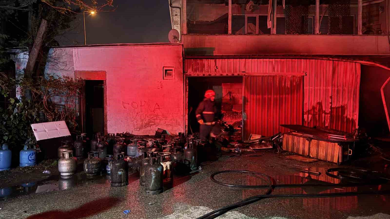 mahalle yanarken onlar derbiyi izledi 1