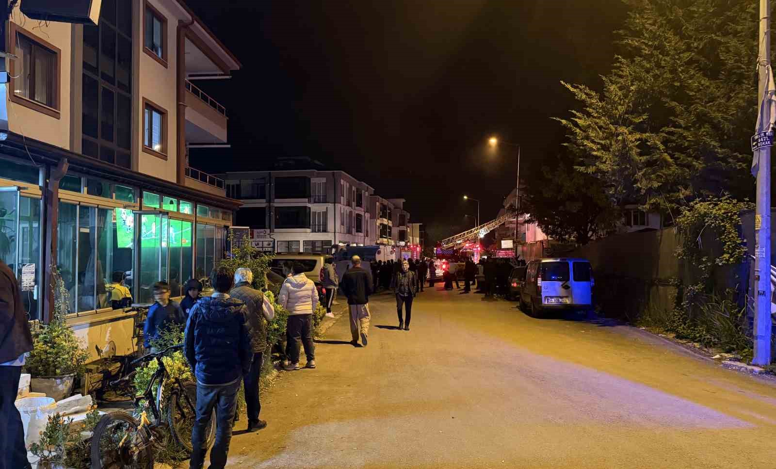 mahalle yanarken onlar derbiyi izledi 5 9aKiAL79