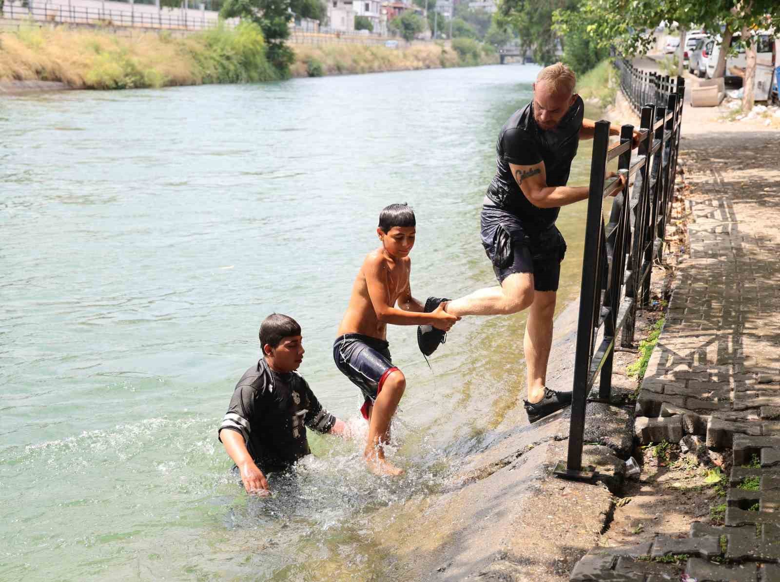 mahalleli bogulmalara karsi cankurtaran ekibi kurdu 5 K5jCtpVI
