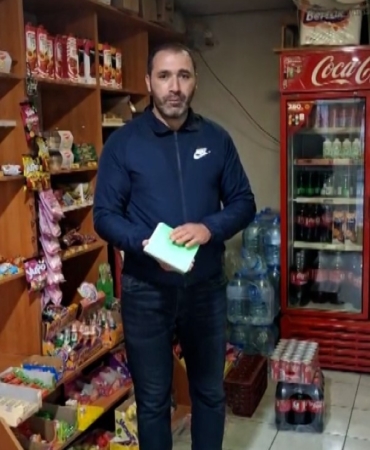 mahallelinin-borcunu-kapatti-veresiye-defterini-yakti-hCY4WY2J.jpg