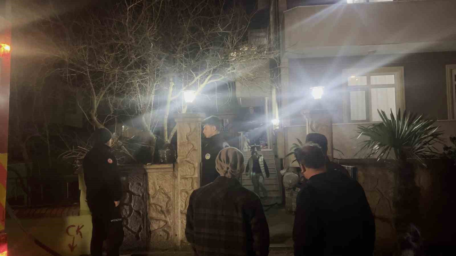 mahalleliyi panikleten yangin itfaiyenin mudahalesiyle son buldu 1 8tfQ1ctJ