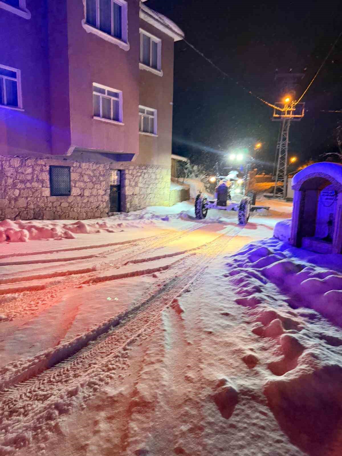 mahsur kalan hasta vatandasin yardimina karla mucadele ekipleri yetisti 0 byLXmPe2