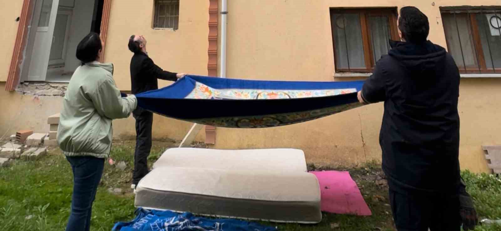 mahsur kalan kedi icin yatak tasiyip battaniye gerdiler 3 mNpkAzA9