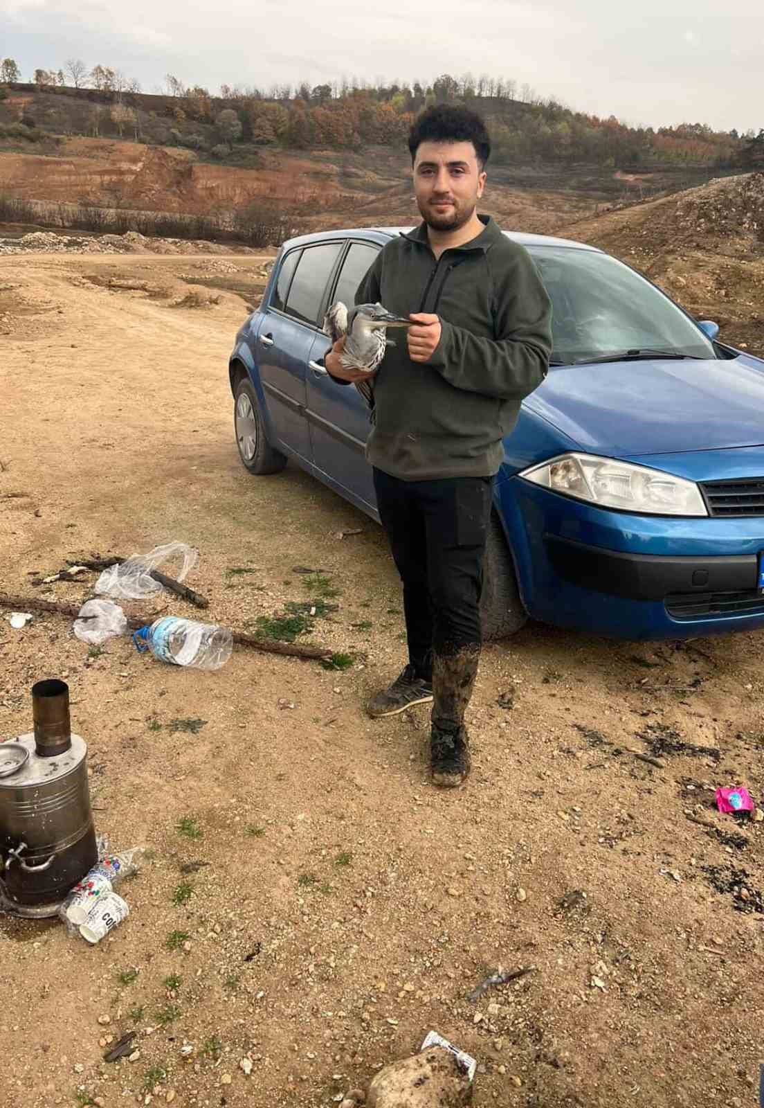 mahsur kalan mavi balikcil kusunu doga gezisine cikan gencler kurtardi 0 MLPJrvaQ