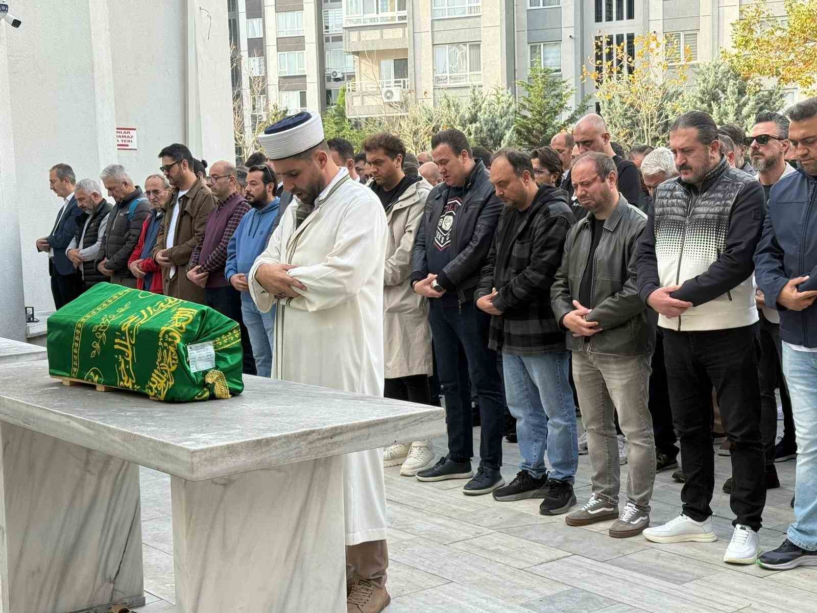 Makas atan alkollü sürücünün ölümüne neden olduğu bebek son yolculuğuna uğurlandı 5 makas atan alkollu surucunun olumune neden oldugu bebek son yolculuguna ugurlandi 1 X3M8Mss7