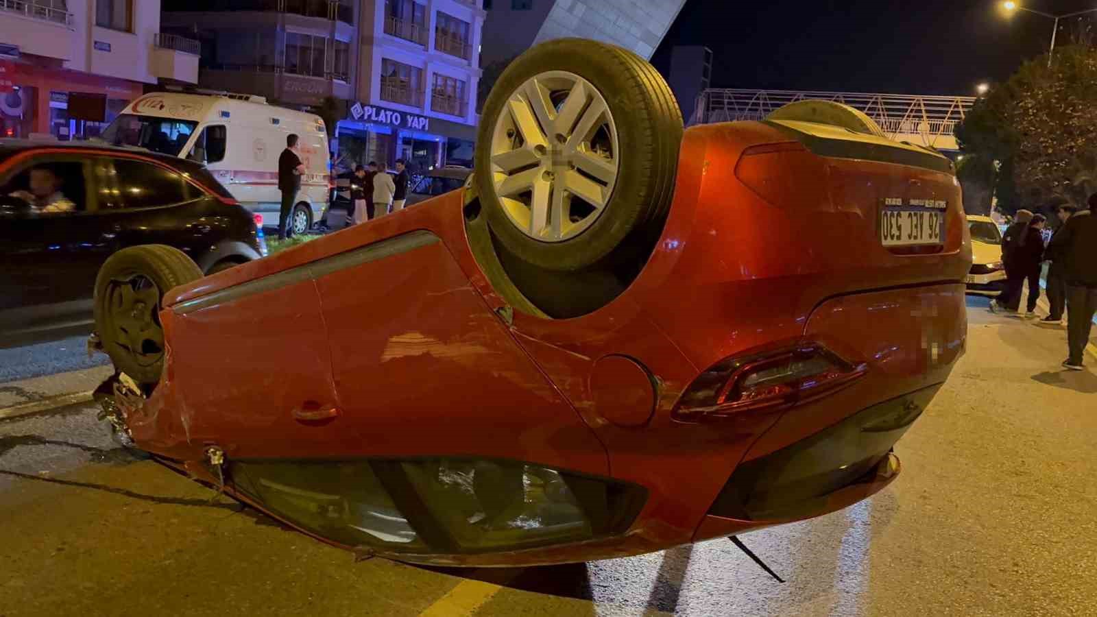 Makas atarak iki araca çarpan sürücü takla attı: 1 yaralı 5 makas atarak iki araca carpan surucu takla atti 1 yarali 1 uN97Qt9M