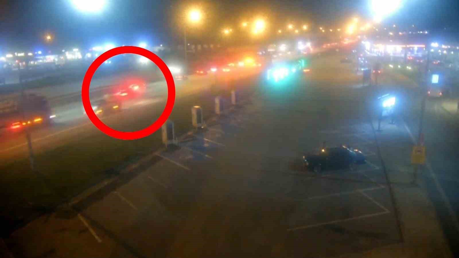 Makas atarak ilerlediği iddia edilen otomobilin sebep olduğu cinayet gibi kazanın tutanağı pes dedirtti 7 makas atarak ilerledigi iddia edilen otomobilin sebep oldugu cinayet gibi kazanin tutanagi pes dedirtti hT5yyehp