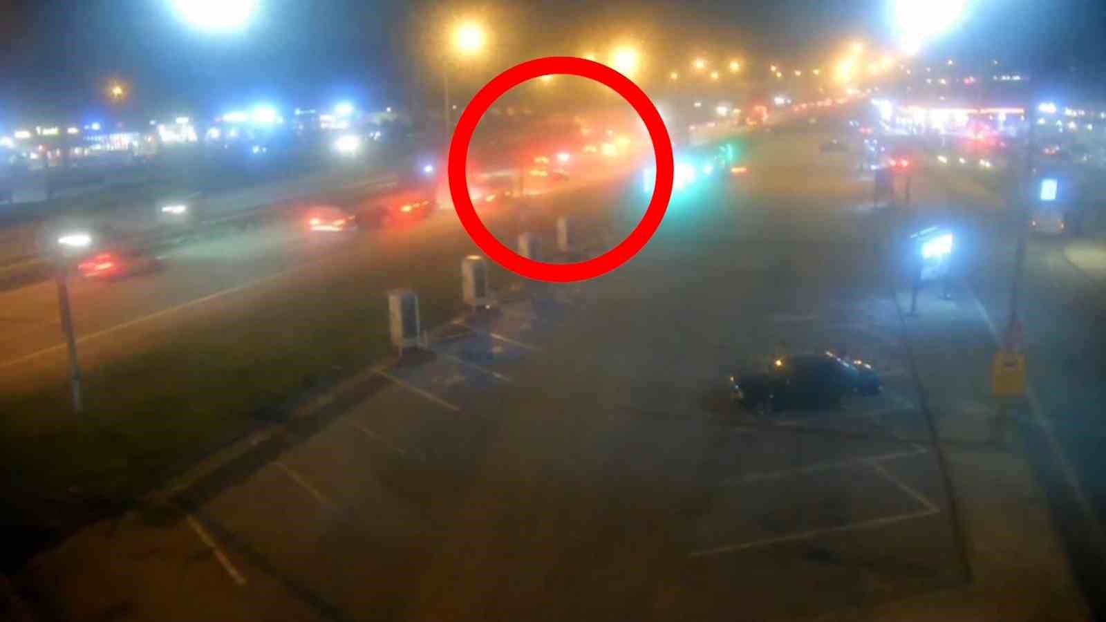 Makas atarak ilerlediği iddia edilen otomobilin sebep olduğu cinayet gibi kazanın tutanağı pes dedirtti 4 makas atarak ilerledigi iddia edilen otomobilin sebep oldugu cinayet gibi kazanin tutanagi pes dedirtti lCWbeg1X