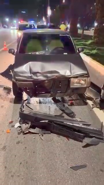 makas atarken otomobile arkadan carpti kaza ani kamerada 1