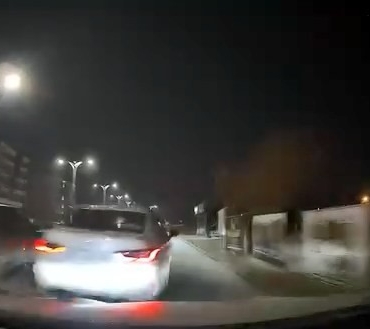 makas-atip-araca-carpti-bir-sey-olmamis-gibi-olay-yerinden-kacti-YKJf25KW.jpg