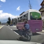 makas-atti-egzozu-bagirtti-plakasiz-motosikletli-trafikte-tehlike-sacti-xqnXHVrM.jpg