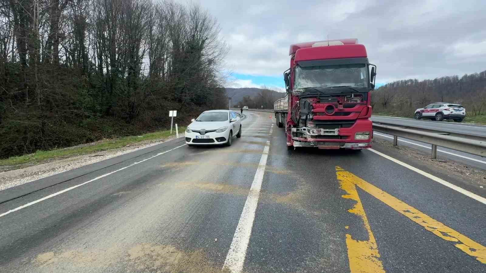 makaslayan tir kara yolunu kapatti 1 ONZvv2Te