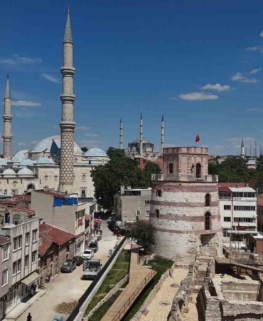 makedonya-kulesi-yeniden-edirnenin-gozdesi-olmaya-hazirlaniyor-kq5p6QGv.jpg