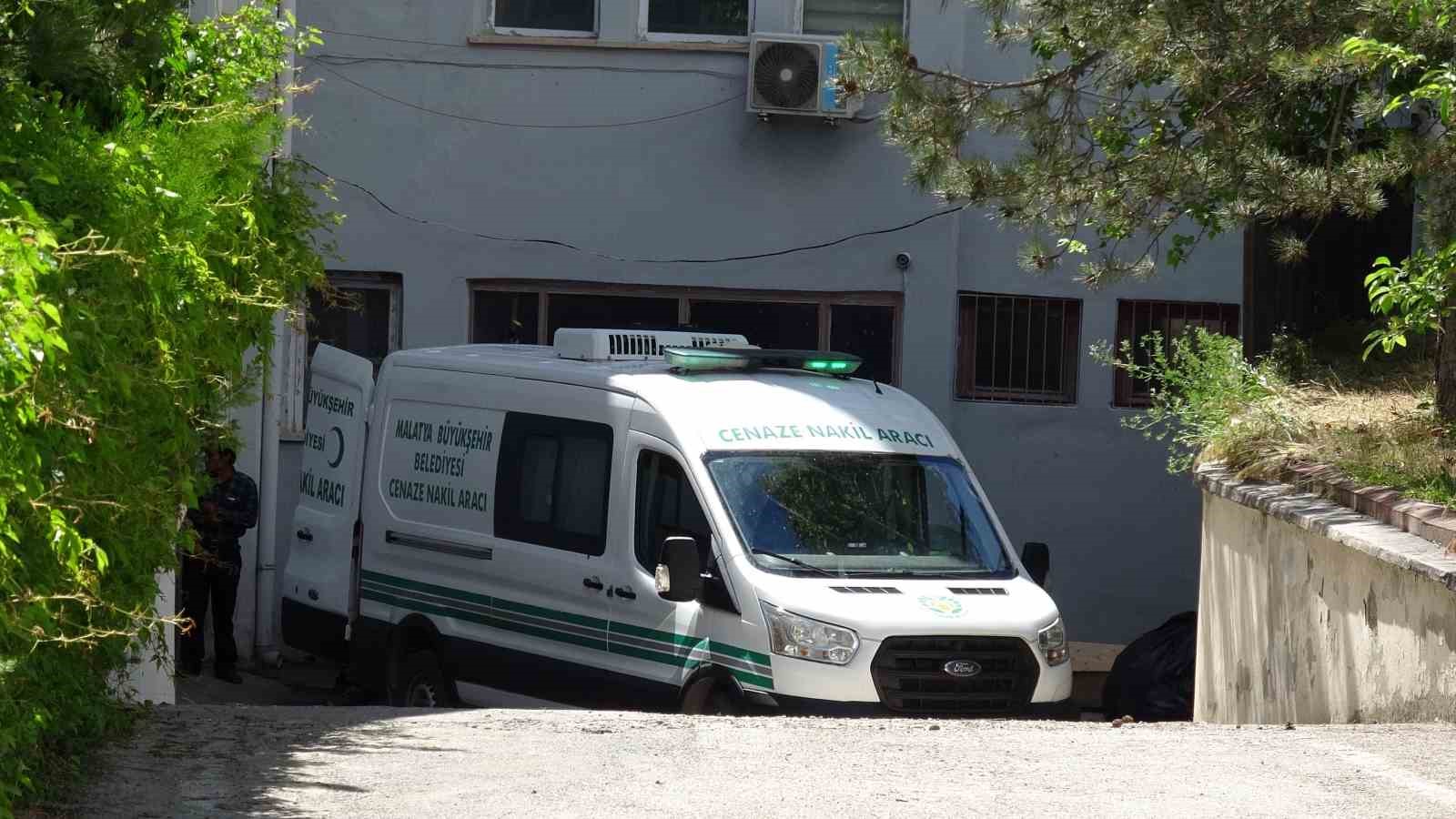 malatyada 18 yasindaki genc kiz parkta olu bulundu 1 2IsCicT9