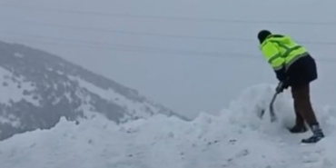 malatyada-2-bin-rakimda-dam-ustlerinde-kar-mesaisi-66vQfZWd.jpg