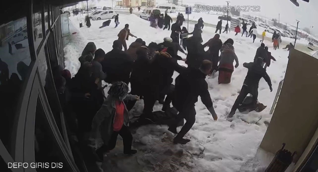 Malatya’da 7,6’lık depremin hastanedeki panik anları kamerada 4 malatyada 76lik depremin hastanedeki panik anlari kamerada 0 JAuiNOaj