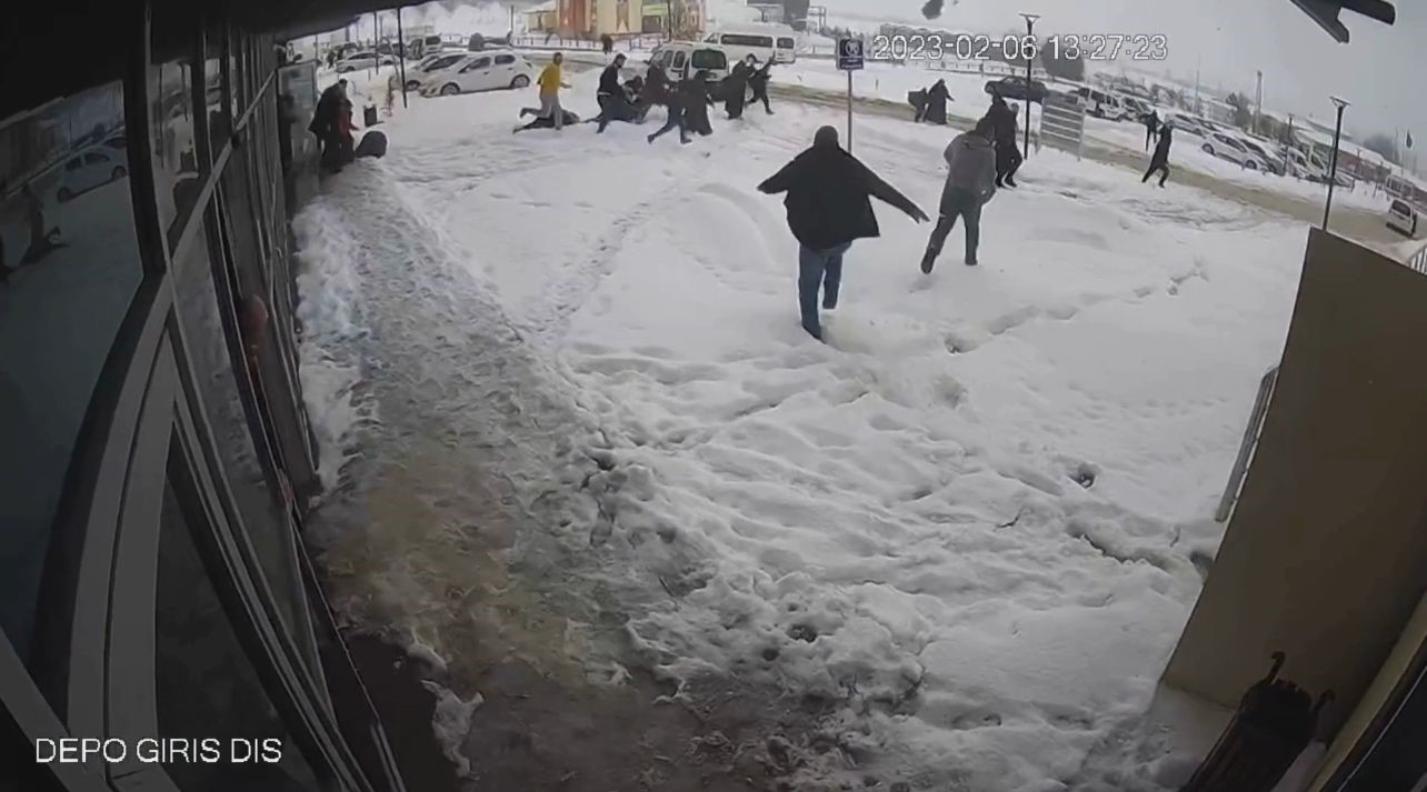 Malatya’da 7,6’lık depremin hastanedeki panik anları kamerada 6 malatyada 76lik depremin hastanedeki panik anlari kamerada 2 9QKSp9cj