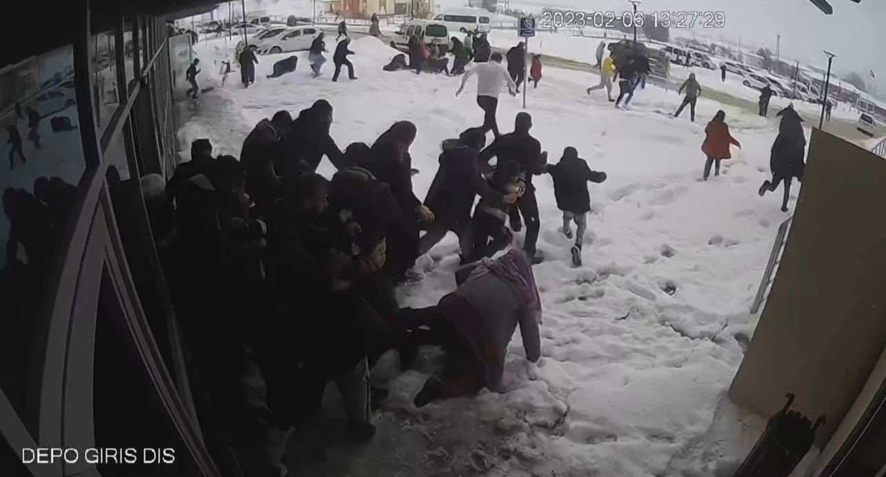 Malatya’da 7,6’lık depremin hastanedeki panik anları kamerada 7 malatyada 76lik depremin hastanedeki panik anlari kamerada 3 QFq5uIQt
