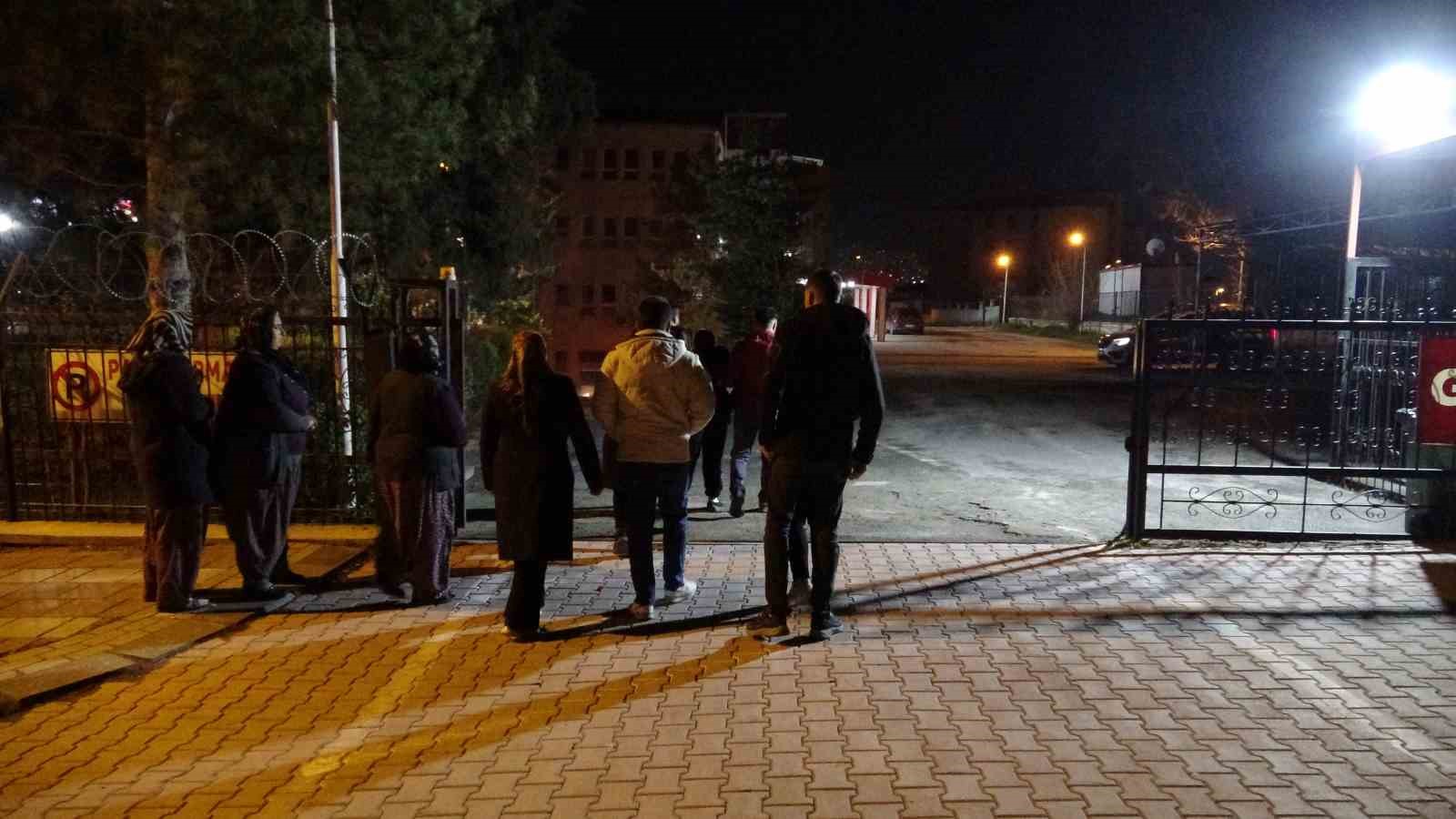 malatyada akrabalar arasinda silahli kavga 1 olu 3 CuSJR36E
