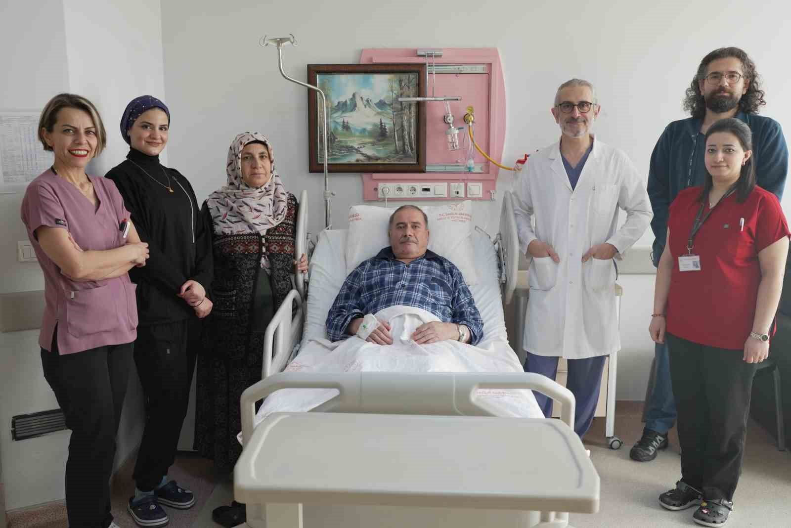 malatyada aort yirtigi kapali yontemle onarildi 0 YUy5lYUb
