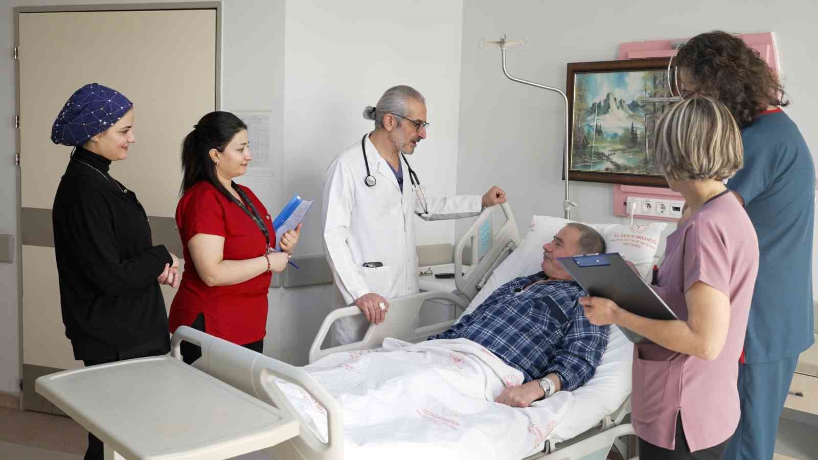 malatyada aort yirtigi kapali yontemle onarildi 2 hNgu5LYQ
