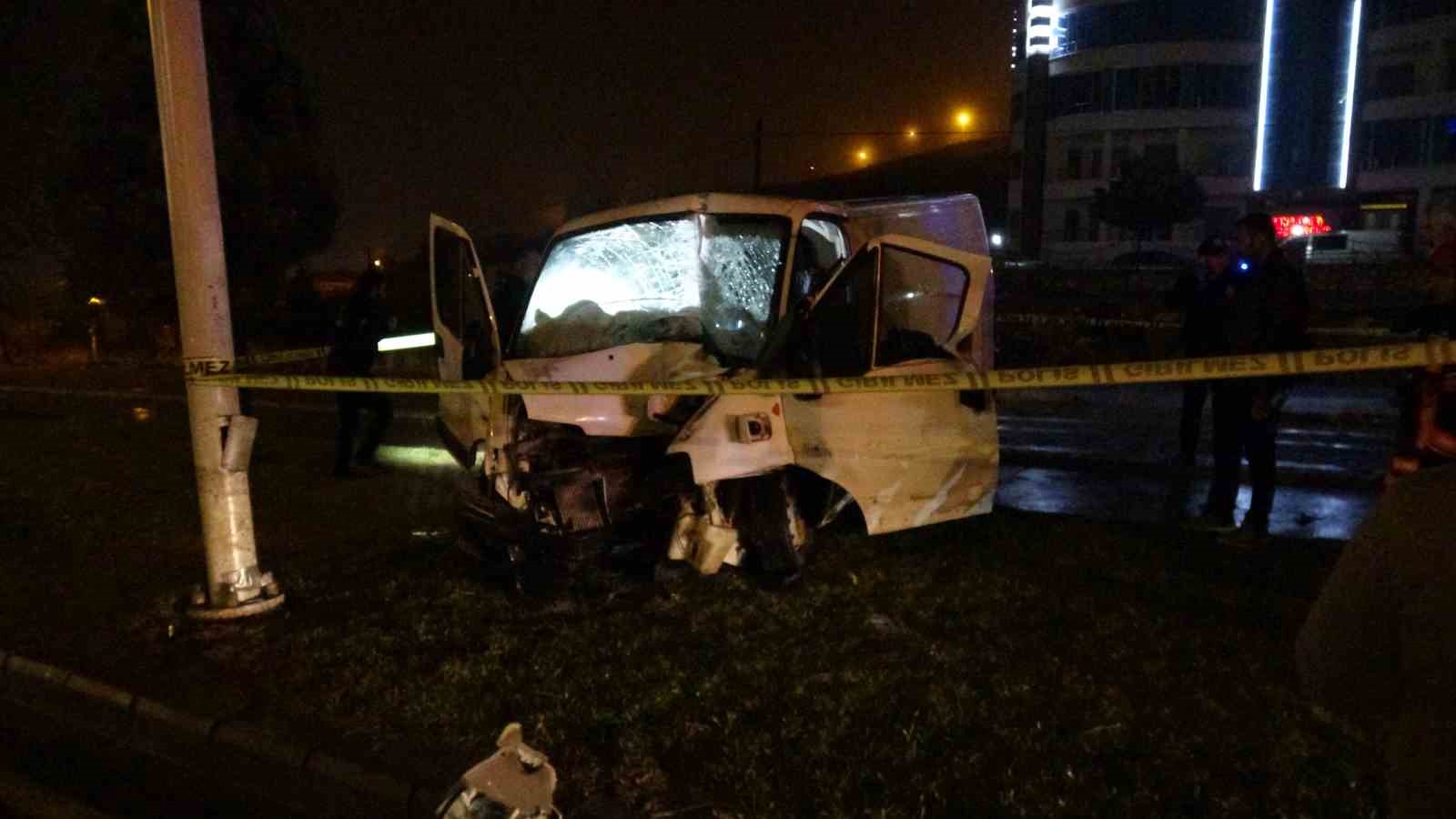 Malatya’da aydınlatma direğine çarpan minibüs sürücüsü hayatını kaybetti 5 malatyada aydinlatma diregine carpan minibus surucusu hayatini kaybetti 1 JfuAA2Sb