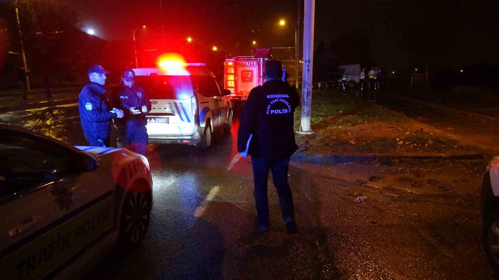 Malatya’da aydınlatma direğine çarpan minibüs sürücüsü hayatını kaybetti 9 malatyada aydinlatma diregine carpan minibus surucusu hayatini kaybetti 5 OOEzztga