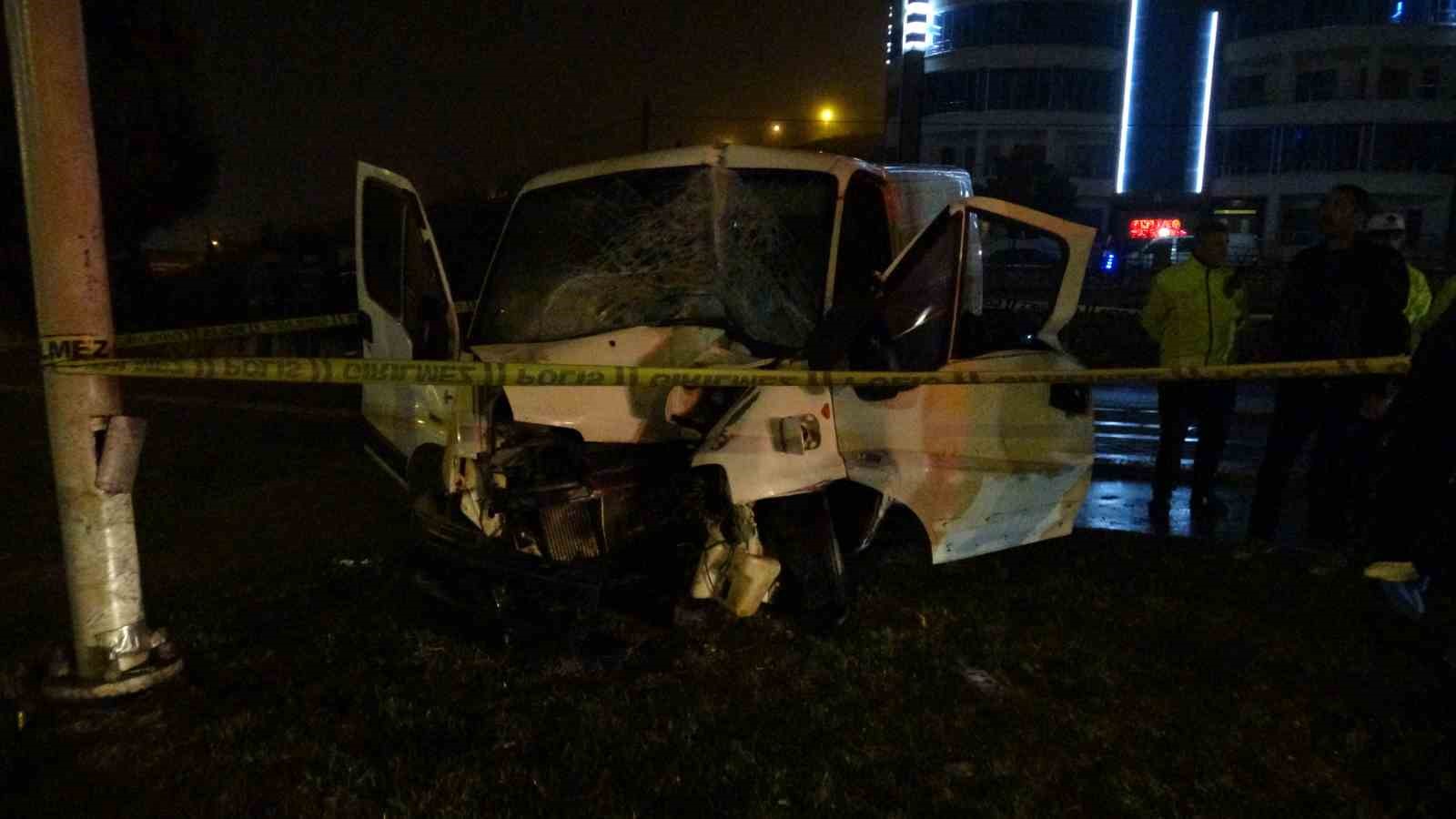 Malatya’da aydınlatma direğine çarpan minibüs sürücüsü hayatını kaybetti 10 malatyada aydinlatma diregine carpan minibus surucusu hayatini kaybetti 6 uvGHkTyJ