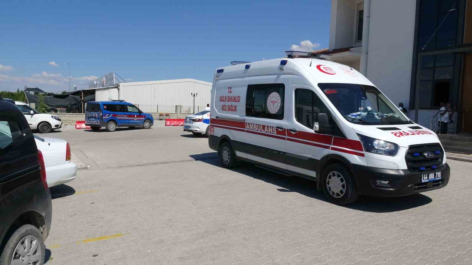 Malatya’da bahçesinde başından vurulmuş halde bulunan adam hayatını kaybetti 4 malatyada bahcesinde basindan vurulmus halde bulunan adam hayatini kaybetti 0