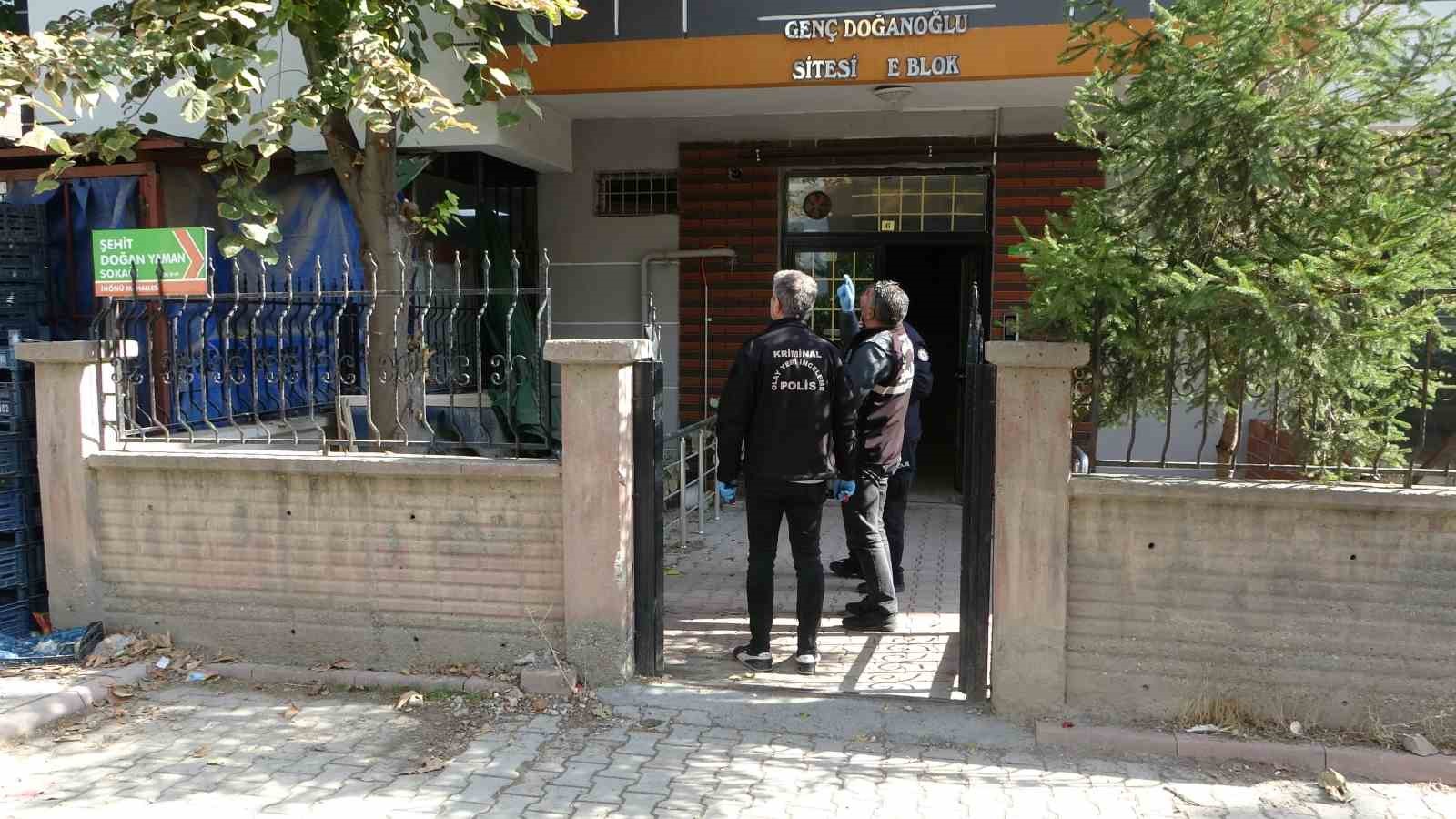 Malatya’da balkondan düşen genç kız ağır yaralandı 4 malatyada balkondan dusen genc kiz agir yaralandi 0 94Tw9qE7