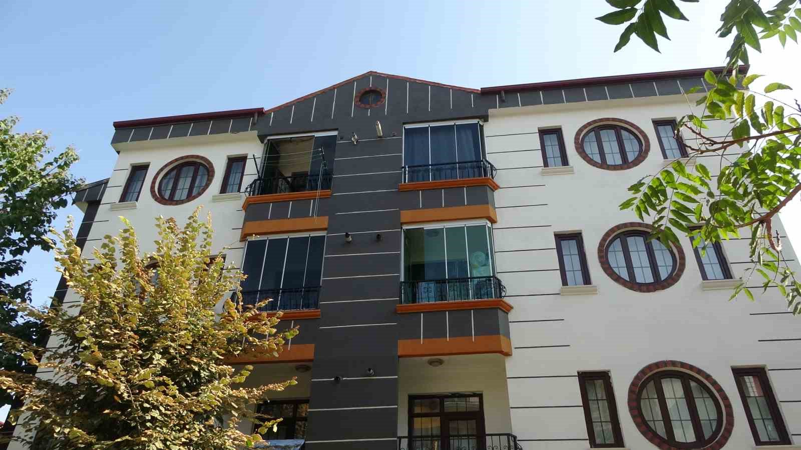 Malatya’da balkondan düşen genç kız ağır yaralandı 8 malatyada balkondan dusen genc kiz agir yaralandi 4