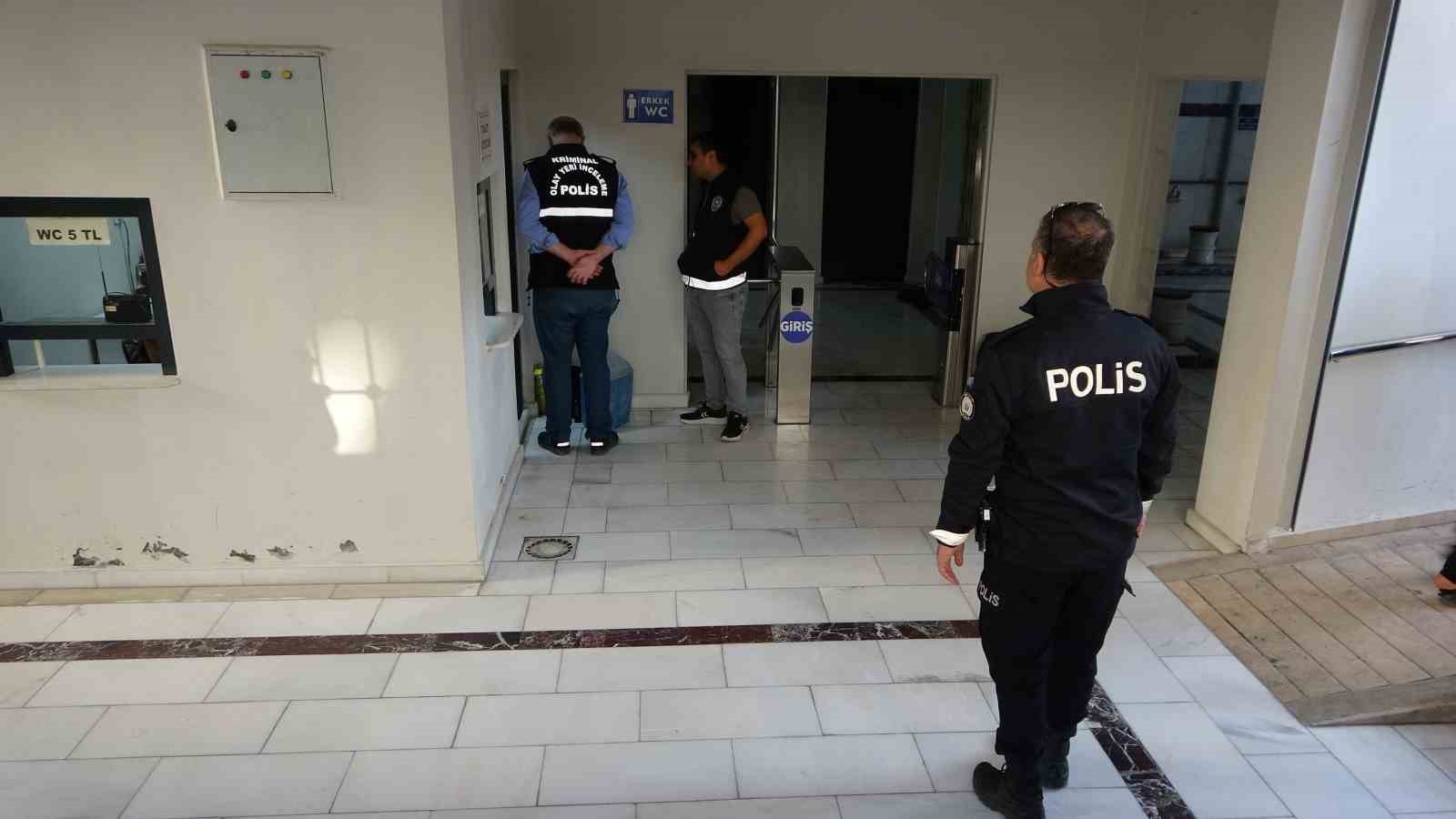 Malatya’da camide şüpheli çanta paniği 7 malatyada camide supheli canta panigi 3 qVG33GNQ