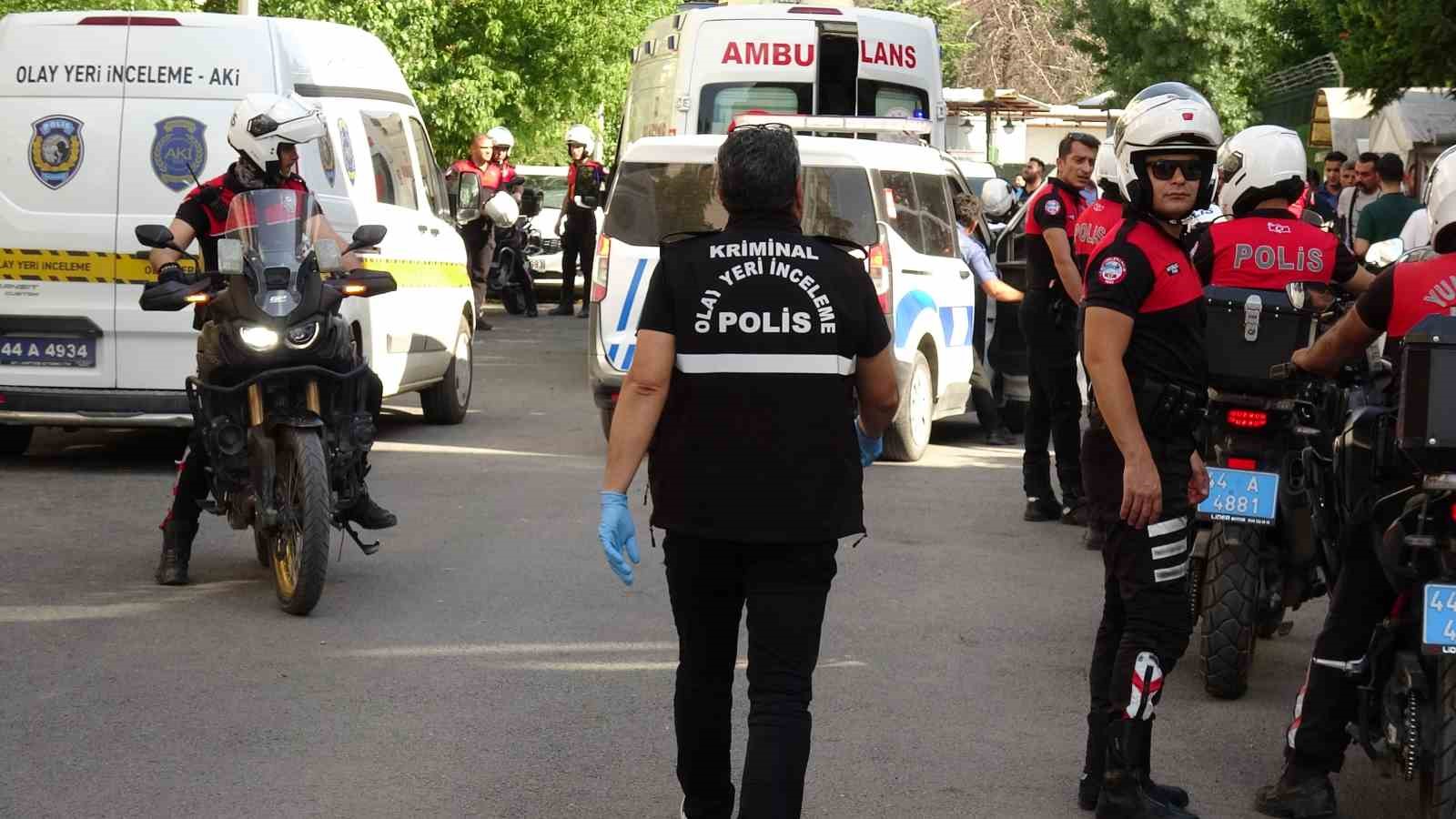 Malatya’da cinnet geçiren baba, eşini ve kızını öldürdü 5 malatyada cinnet geciren baba esini ve kizini oldurdu 1 q64B5Ee7