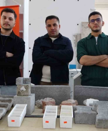 malatyada-deprem-enkazi-beton-yola-donustu-p1F1hqr1.jpg