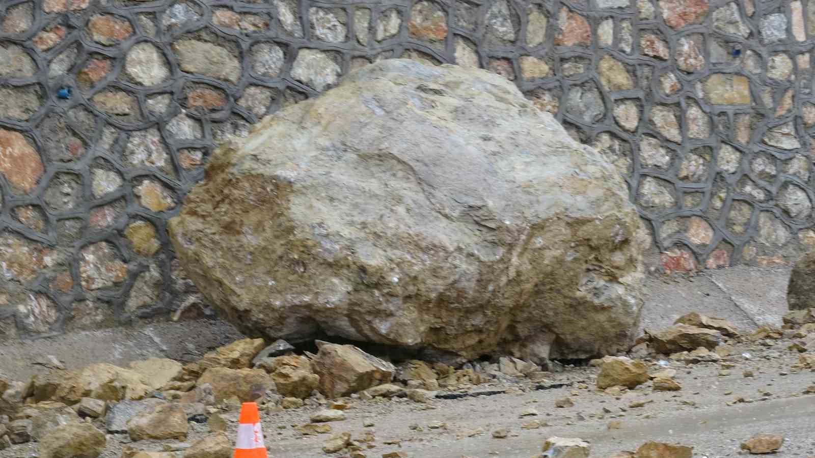 malatyada dev kaya parcalari yola dustu 4 zXQr2OUA