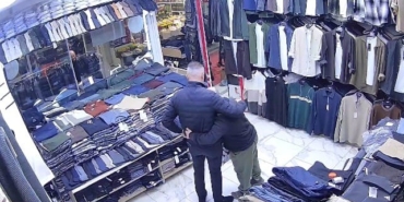malatyada-down-sendromlu-genc-ile-esnafin-diyalogu-yurekleri-isitti-QUFVLzJt.jpg
