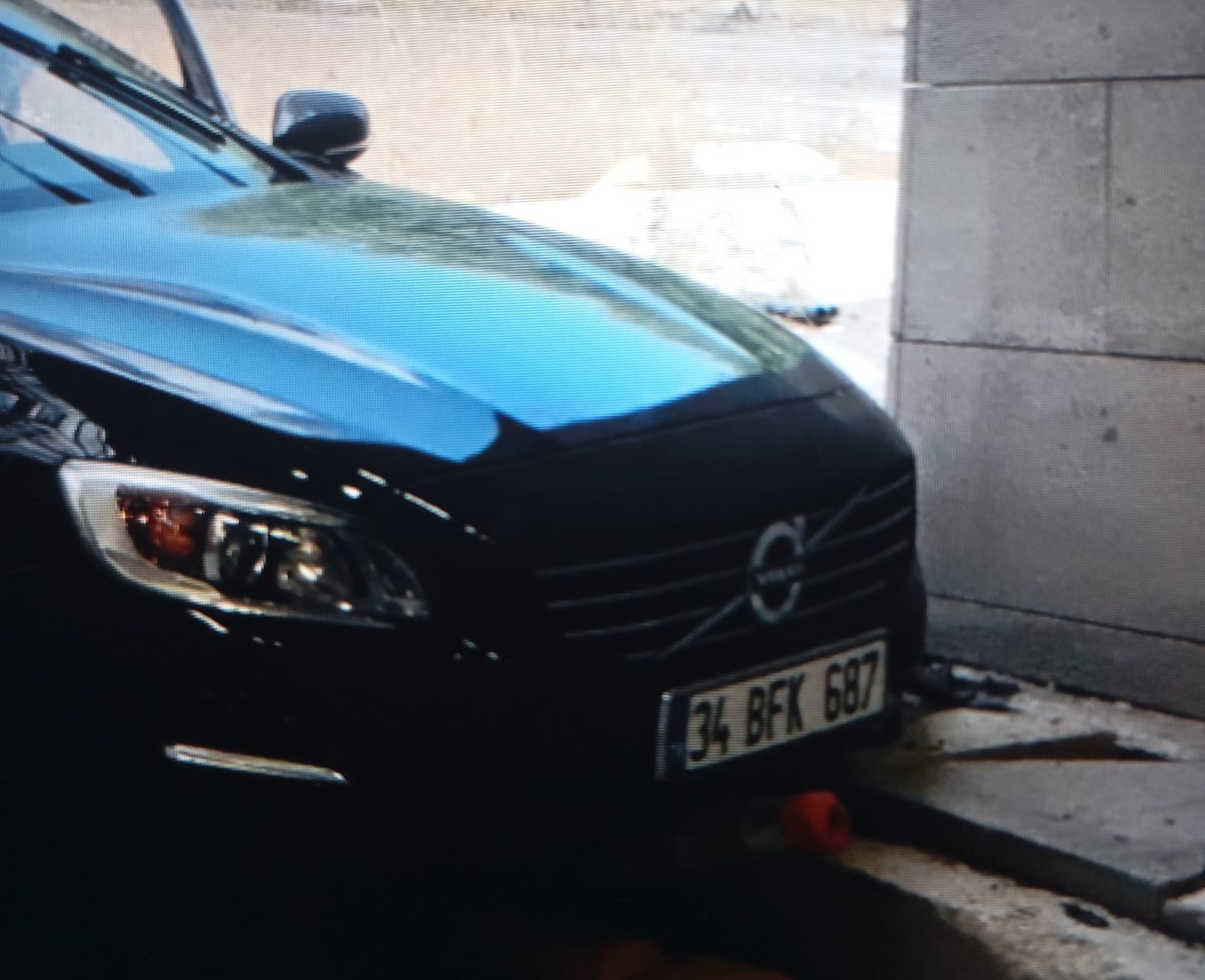 Malatya’da el frenini çekmeyi unutan sürücünün aracı tünel girişine çarptı 4 malatyada el frenini cekmeyi unutan surucunun araci tunel girisine carpti 0 4mDQuyl9