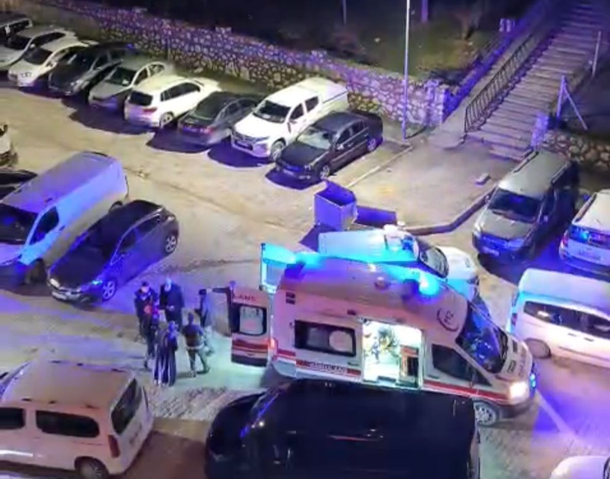 Malatya’da eski eşinin komşuları tarafından darbedilen şahıs hastanelik oldu 5 malatyada eski esinin komsulari tarafindan darbedilen sahis hastanelik oldu 1 FRNkuscE
