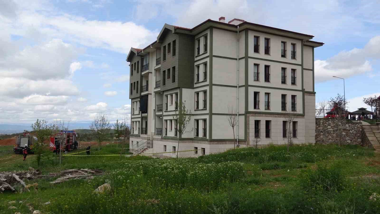 malatyada ev yangininda 3 kisi dumandan etkilendi 2 8j873pvF