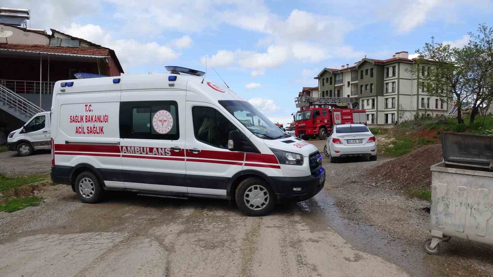 malatyada ev yangininda 3 kisi dumandan etkilendi 4 j5n78fOu